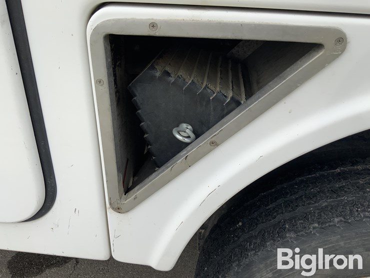 2009-chevrolet-c4500-kodiak-4x4-bucket-truck-image-16