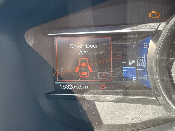 2016-ford-explorer-image-14