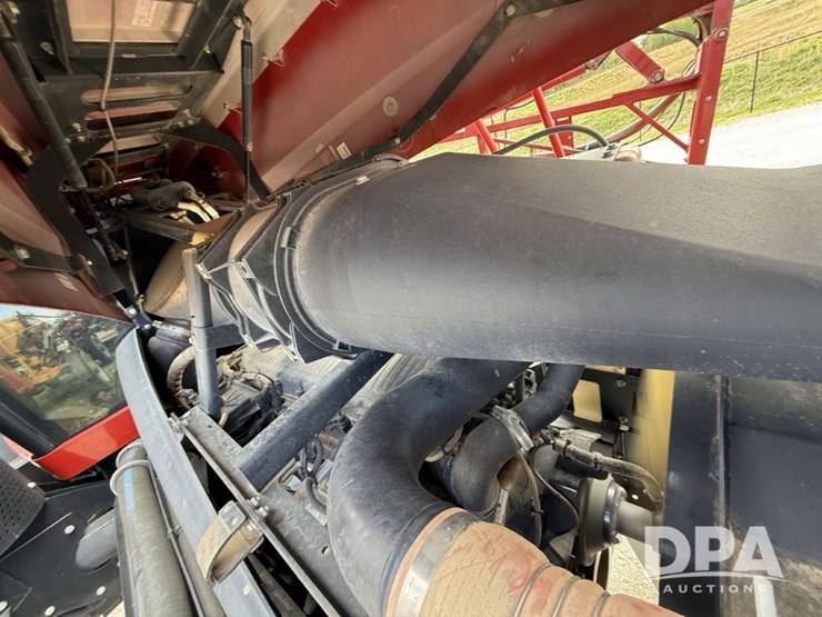 2020-case-ih-trident-5550-image-60