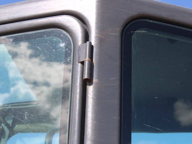 2016-bobcat-e32i-image-32