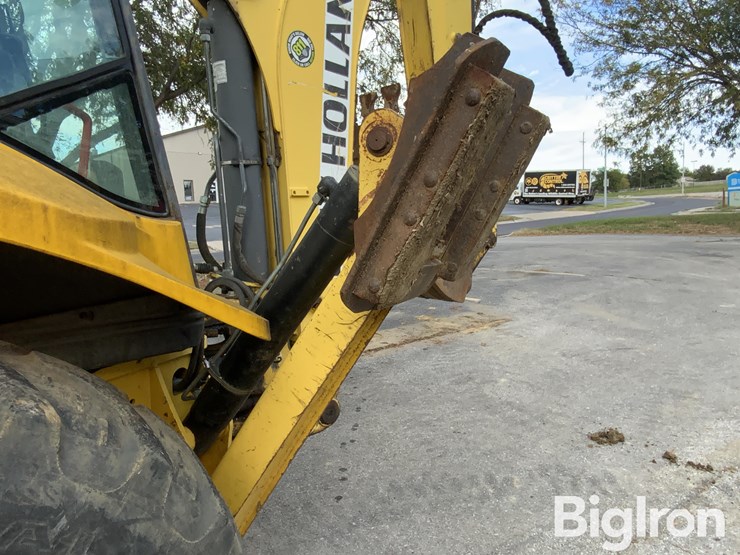 2005-new-holland-b95b-image-16