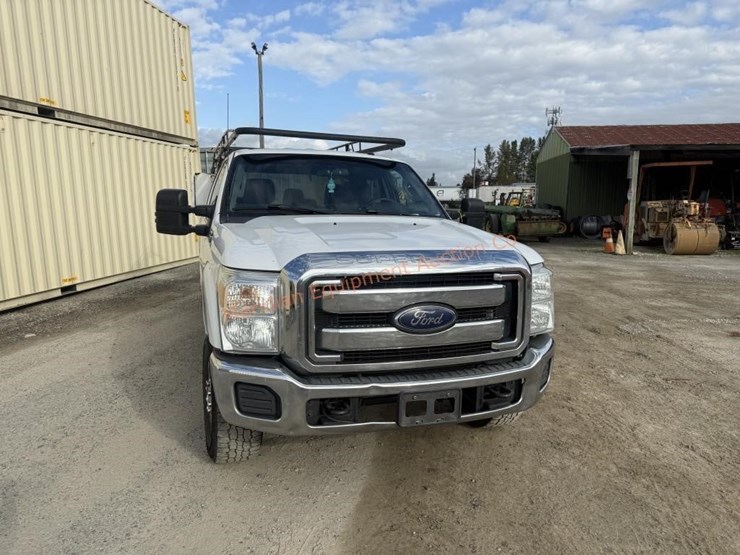 2015-ford-f350-xlt-image-10