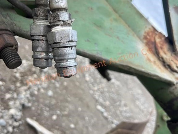 john-deere-4200-image-8