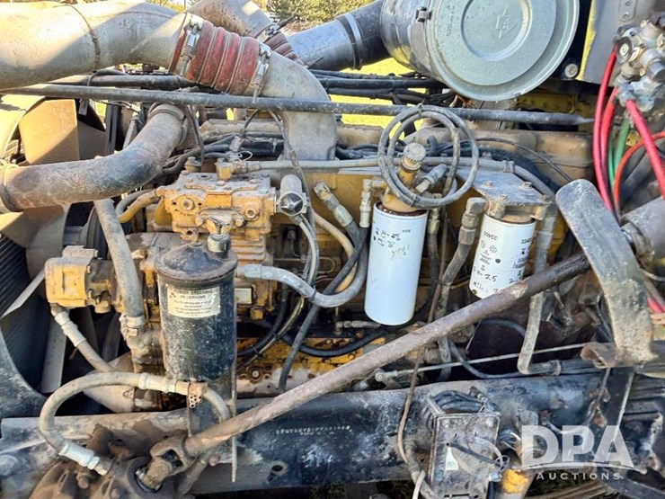 1993-freightliner-fld120-image-66