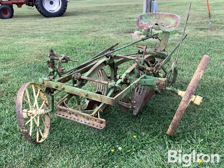 john-deere-2-image-1