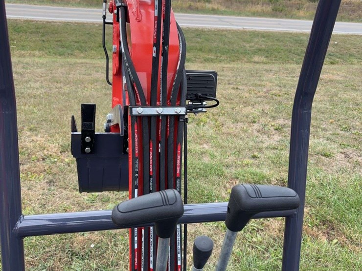 mini-excavator-mx12rx-image-23