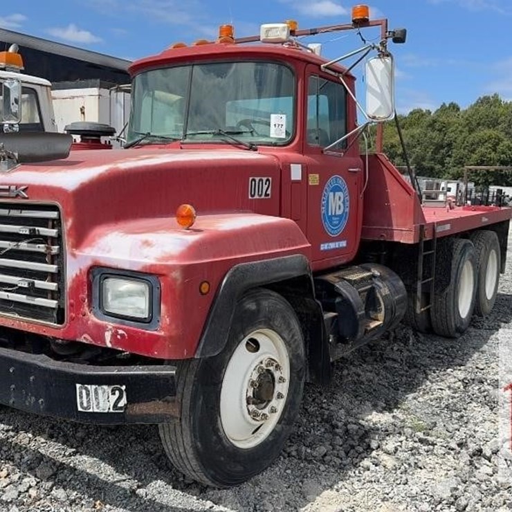 2000 MACK RD690S