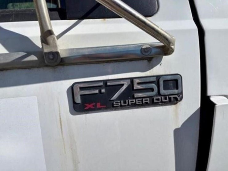 2013-ford-f750-xl-image-17