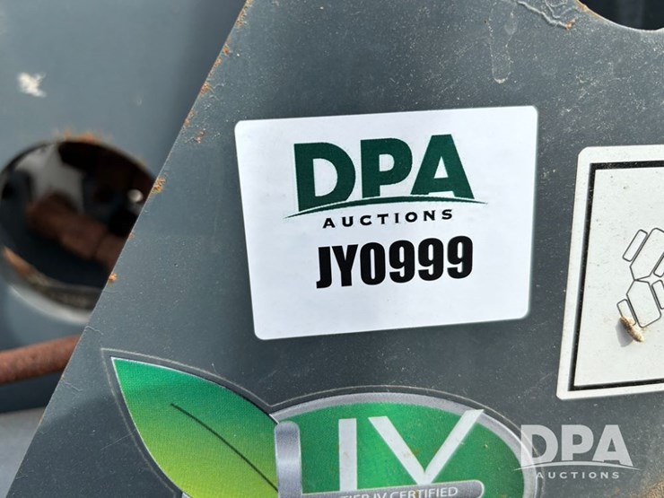 2018-gehl-750-image-40