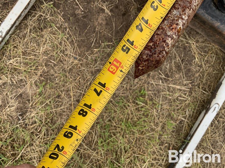 dymax-bale-spear-wheel-loader-attachment-image-19