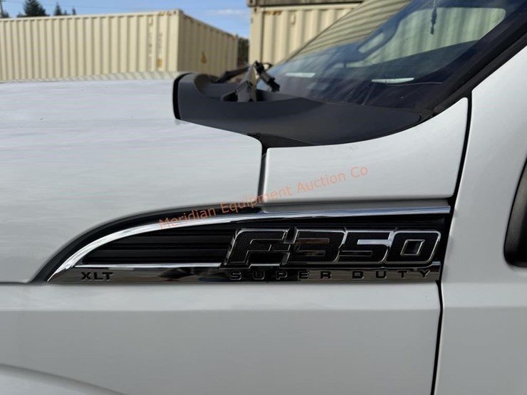 2015-ford-f350-xlt-image-16