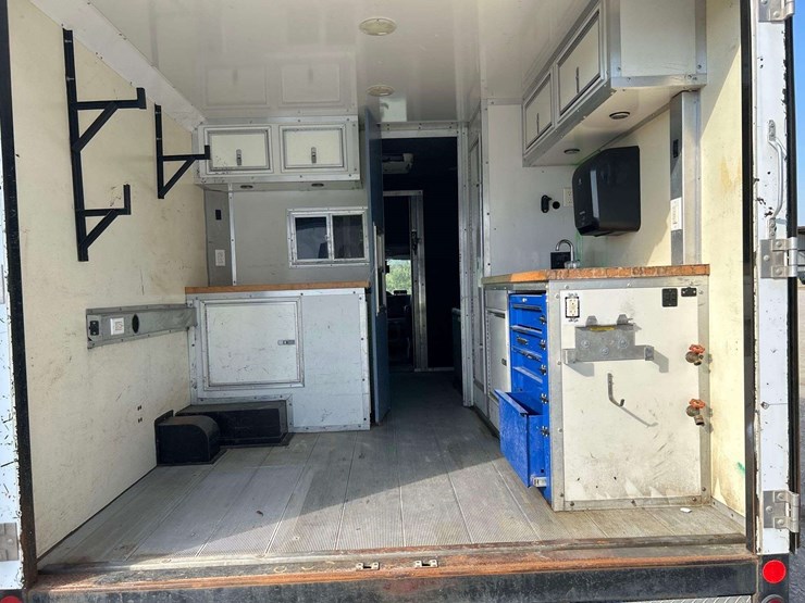 2015-ford-e350-image-19