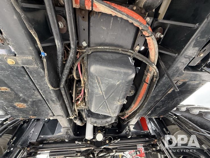 2020-case-ih-trident-5550-image-25