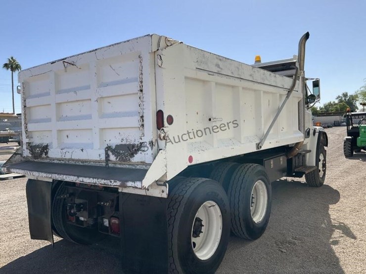 2003-freightliner-fl80-image-5