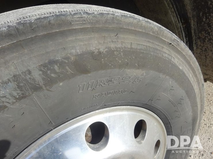 2016-freightliner-coronado-day-cab-glider-truck-(pz13983,-unit-716)-image-40