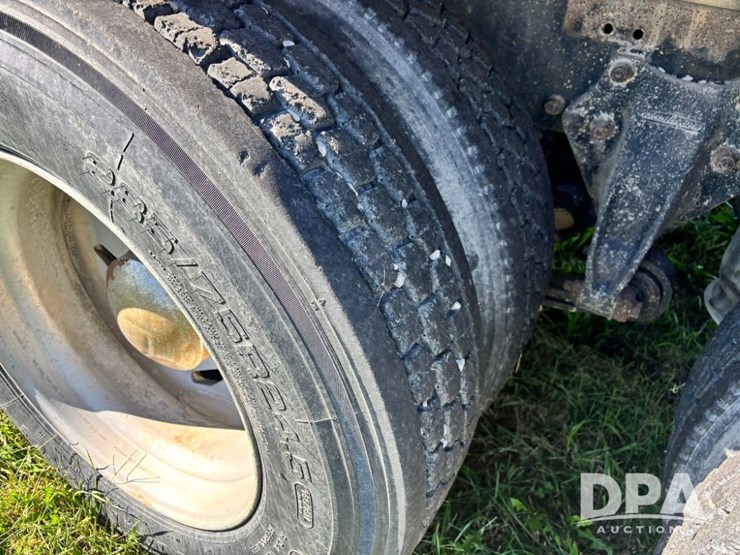 1993-freightliner-fld120-image-51