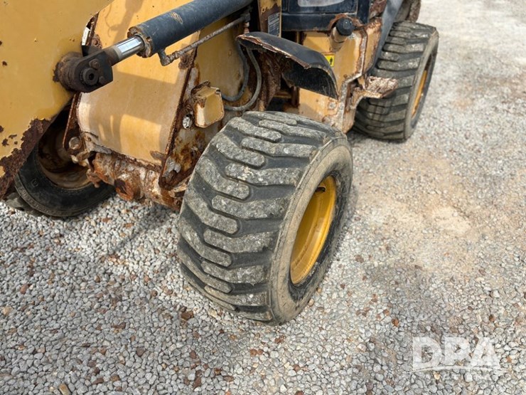 2015-caterpillar-903c2-image-12