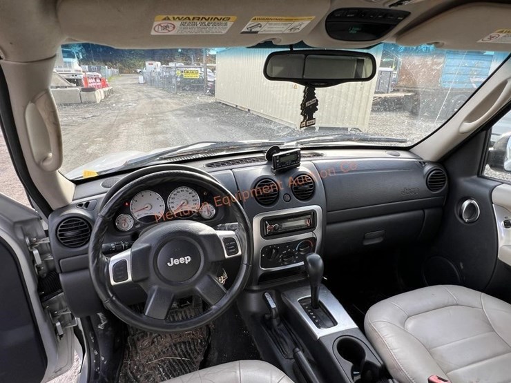 2003-jeep-liberty-image-24