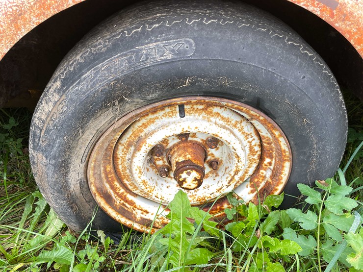 #8038-•-single-axle-horse-trailer-(no-title)-image-9