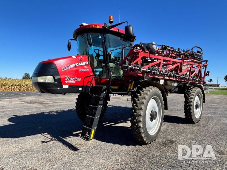2020-case-ih-patriot-4440-image-2