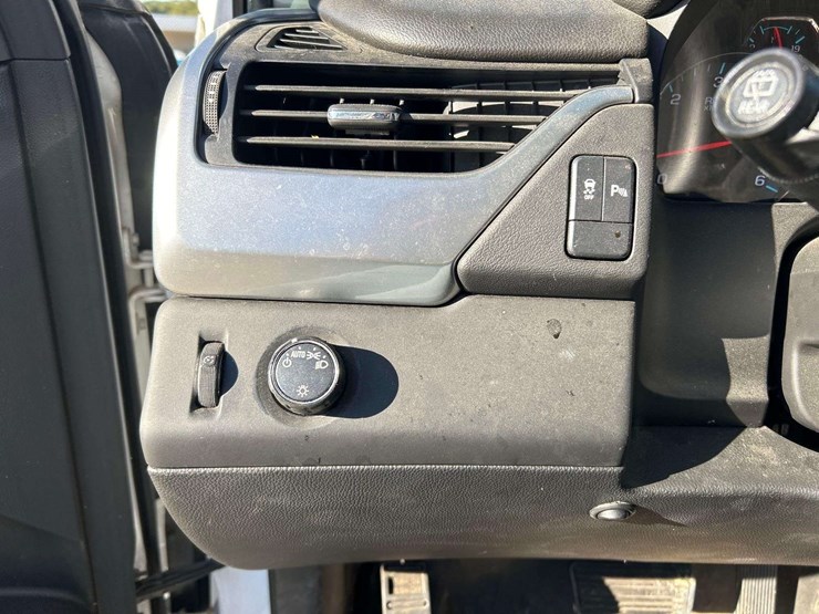 2020-chevrolet-tahoe-image-14