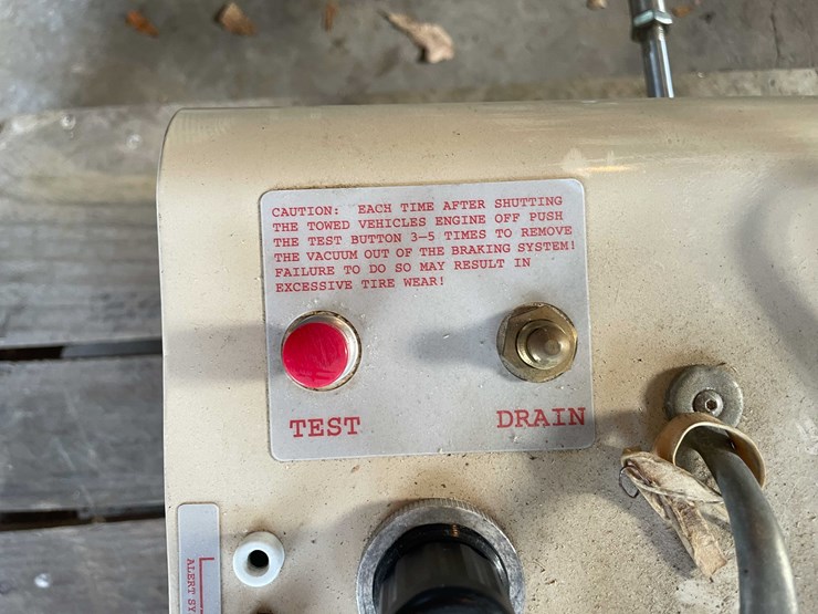 #6617-•-rv-tow-car-brake-system-image-13