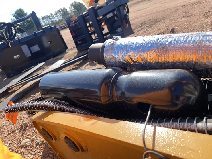 #4093-•-wolverine-hydraulic-breaker-attachment-image-22