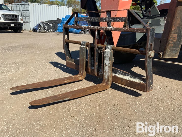 2010-jlg-g10-55a-image-17