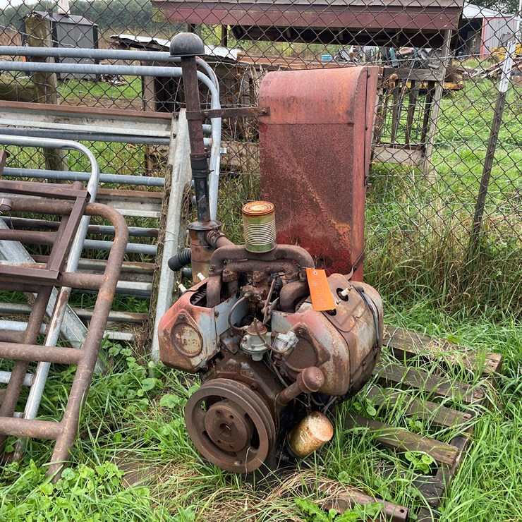 #9614 • Wisconsin 4-Cylinder Engine