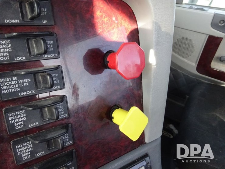 2018-freightliner-coronado-day-cab-glider-truck-(pz13985,-unit-775)-image-106