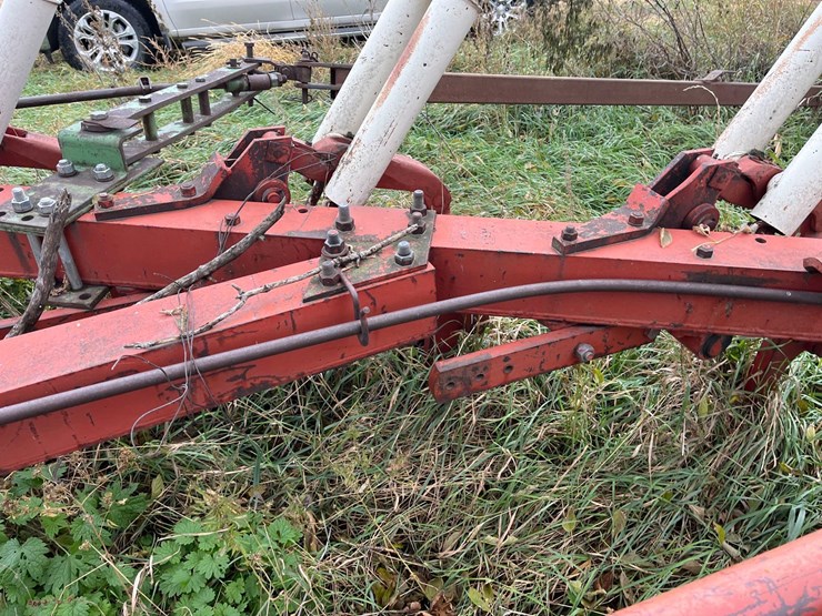 international-710-image-8