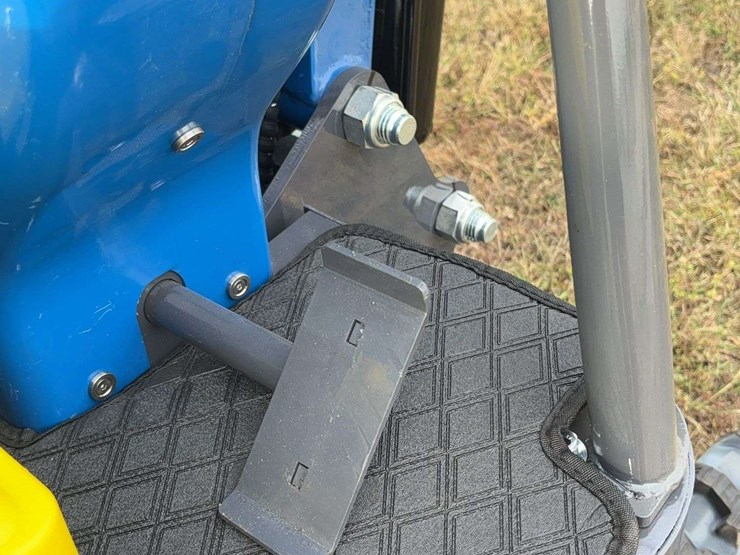 mini-excavator-mx12r-image-30