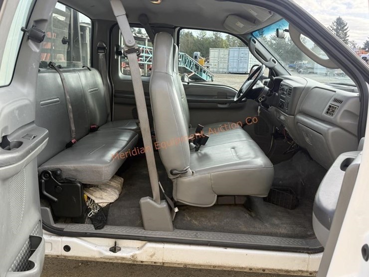 2004-ford-f350-image-28