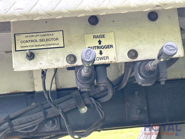 2018-ford-f550-image-28