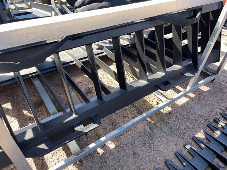 #4112-•-72"-rock-grapple-bucket-attachment-image-15