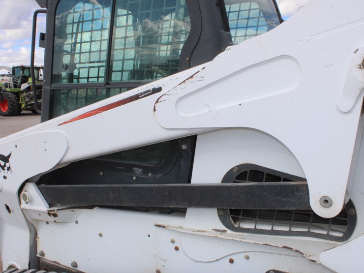 bobcat-t870-image-23