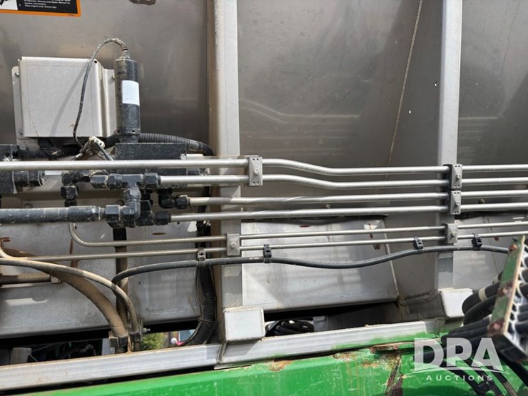 2019-john-deere-r4038-image-56