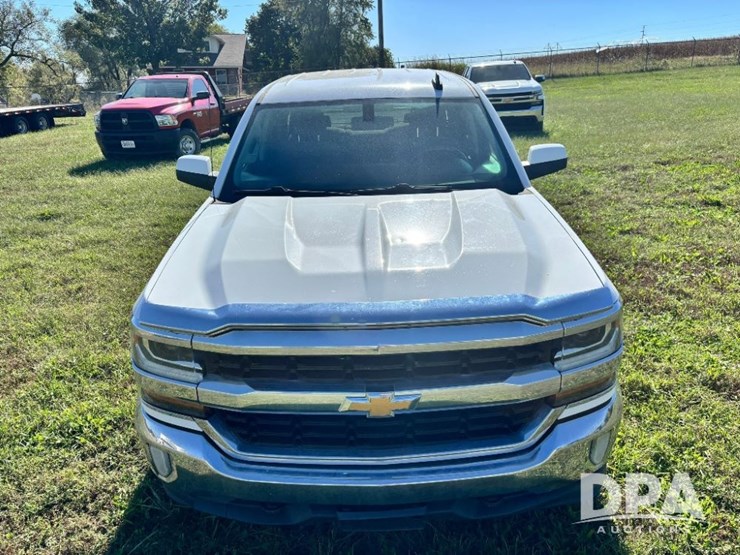 2018-chevrolet-silverado-image-14
