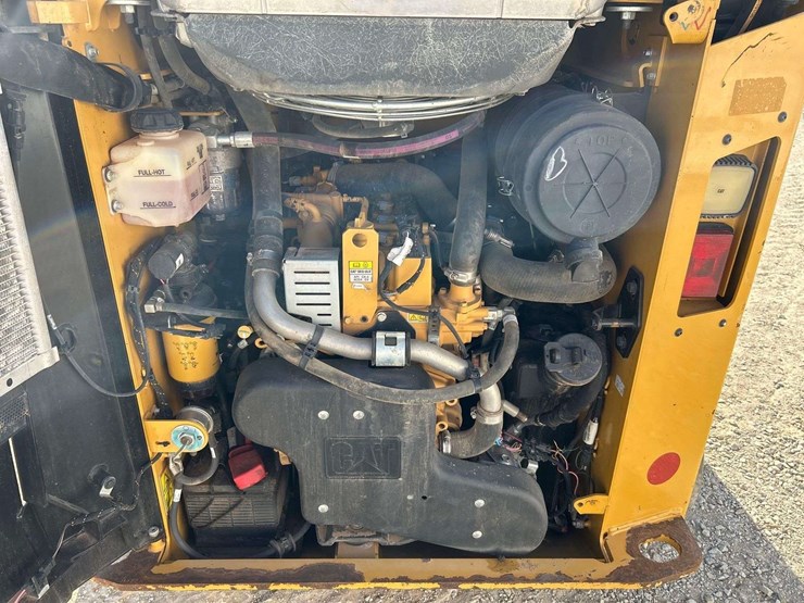 2020-caterpillar-259d3-image-7