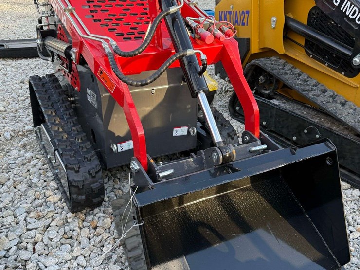 agt-ysrt14-mini-track-loader-image-3