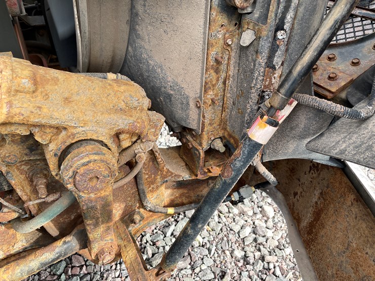 #1002-•-2021-international-semi-tractor-(has-mi-title)-image-53