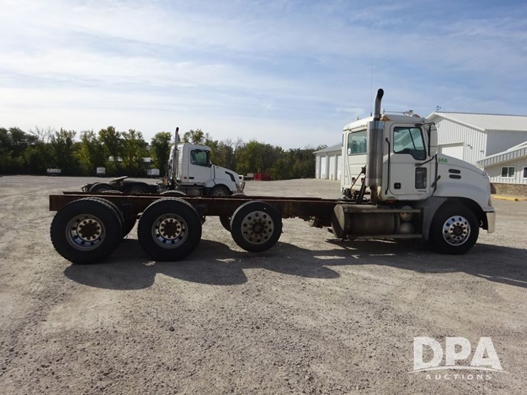 2005-mack-vision-truck-(pz13989,-unit-266)-image-15