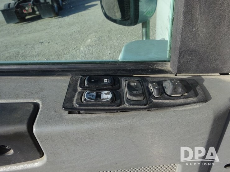 2016-freightliner-coronado-day-cab-glider-truck-(pz13982,-unit-720)-image-92