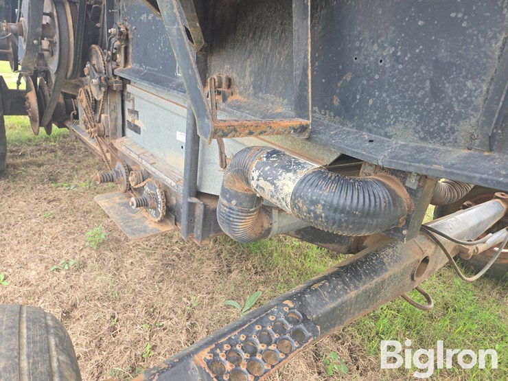 1976-gleaner-m-image-14