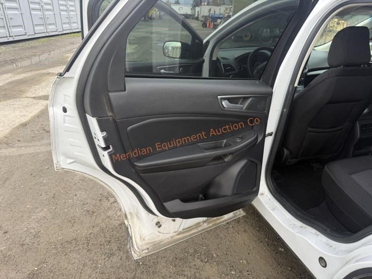 2020-ford-edge-image-18