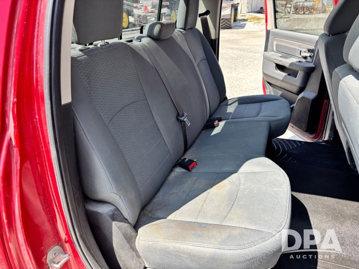 2017-ram-1500-slt-image-61