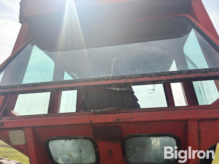 1974-massey-ferguson-1135-image-16