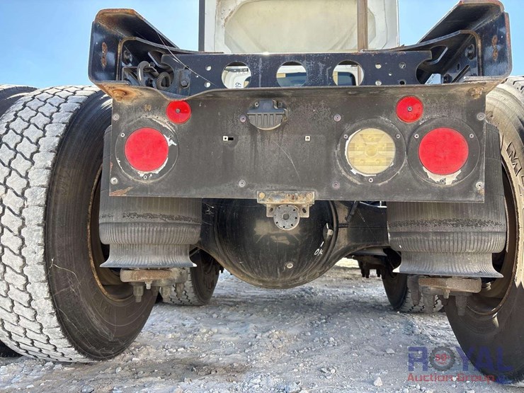 2015-international-transtar-8600-image-13