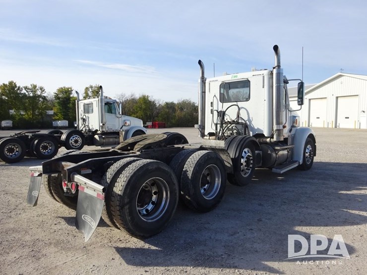 2016-freightliner-coronado-day-cab-glider-truck-(pz13983,-unit-716)-image-22