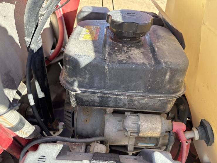 #3842-•-2016-toro-spreader-sprayer-image-15